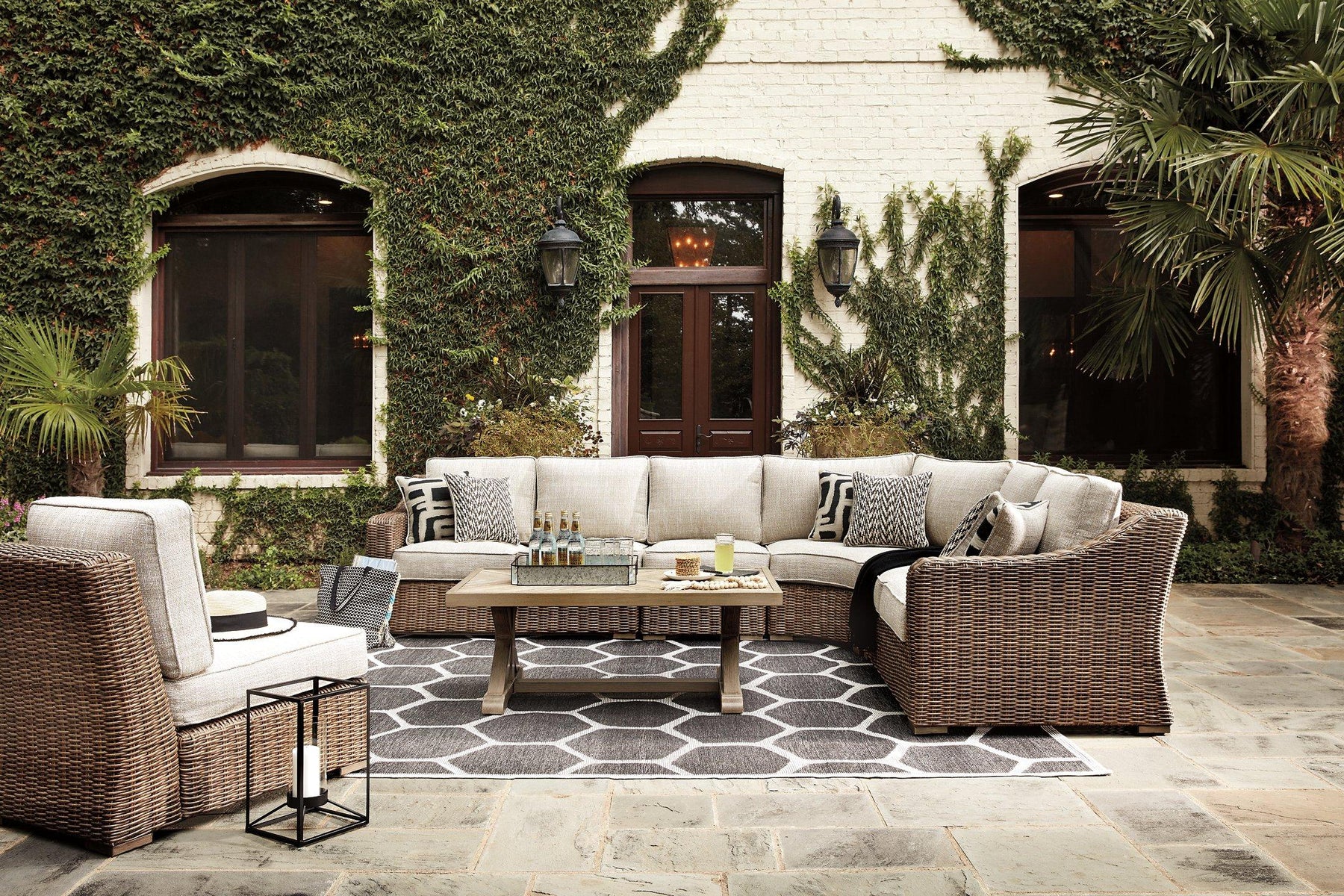 3 Tips on Choosing the Perfect Patio Table Set for Your Space