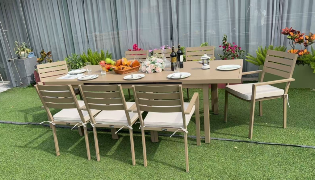 Eva 8-Seat Extendable Aluminum Dining Table Outdoor Patio Set