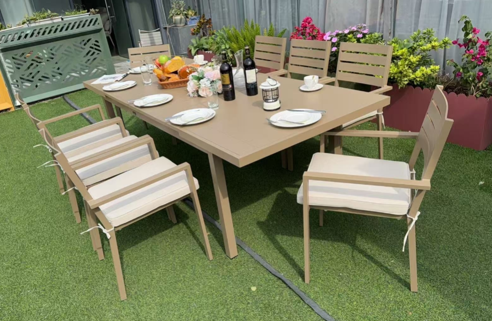 Eva 8-Seat Extendable Aluminum Dining Table Outdoor Patio Set